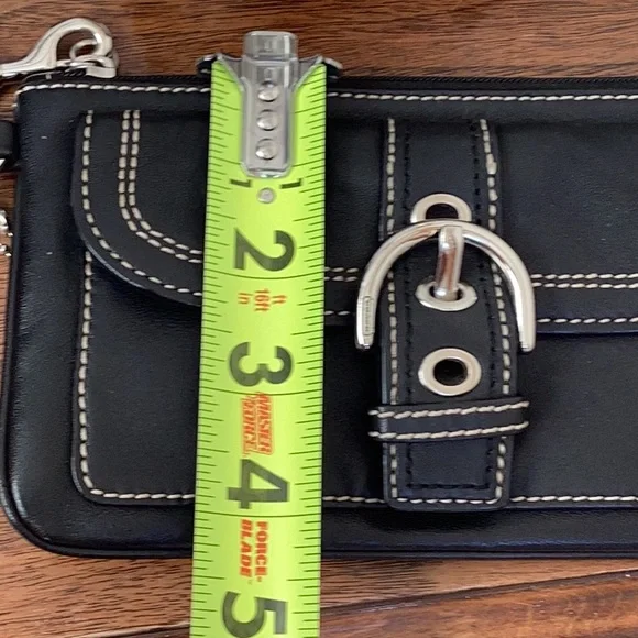 Coach vintage y2k black with silver hardware soho wristlet with lavender inside - Picture 15 of 16